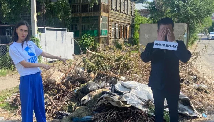 Активисты ЛДПР проверили, как в Барнауле работает мусорная реформа