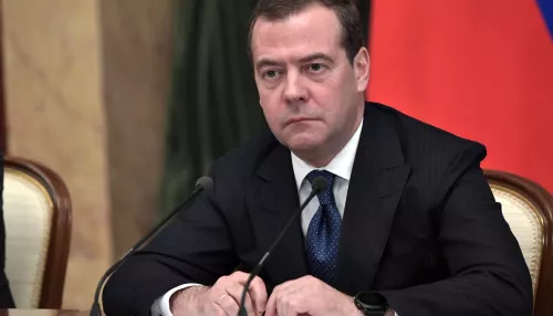 Медведев: любая попытка посягнуть на Крым является объявлением войны России