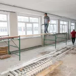 В Барнауле власти вместе с депутатами проверили ремонт школы №110