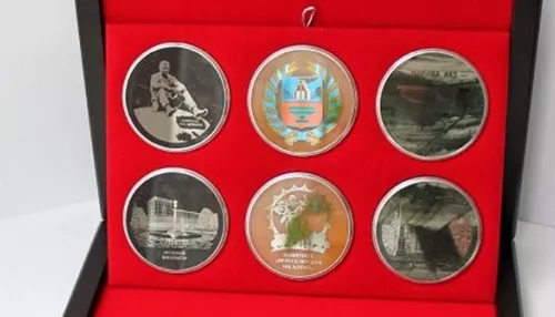 Алтайские власти закажут сувенирные наборы каменных медалей за 844 тысячи рублей