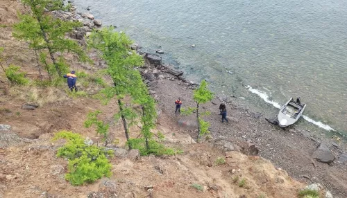 На Байкале турист сорвался со скалы и разбился насмерть
