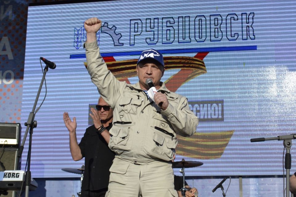 Игорь Левин