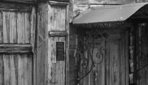 Варварство: В Барнауле в старинном доме пропал дореволюционный артефакт