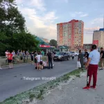 В Барнауле у ТЦ Огни на переходе сбили человека, водитель с места ДТП скрылся