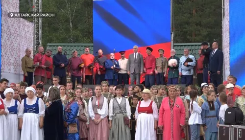 На Бирюзовой Катуни прошел фестиваль национальных культур