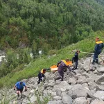На Алтае 25-летняя туристка погибла при подъеме к водопаду Учар