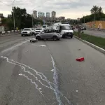 В Новосибирске женщина-водитель врезалась в отбойник и погибла