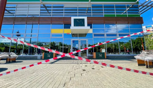 Пусто и безлюдно: как выглядит первый в Барнауле McDonald’s после закрытия