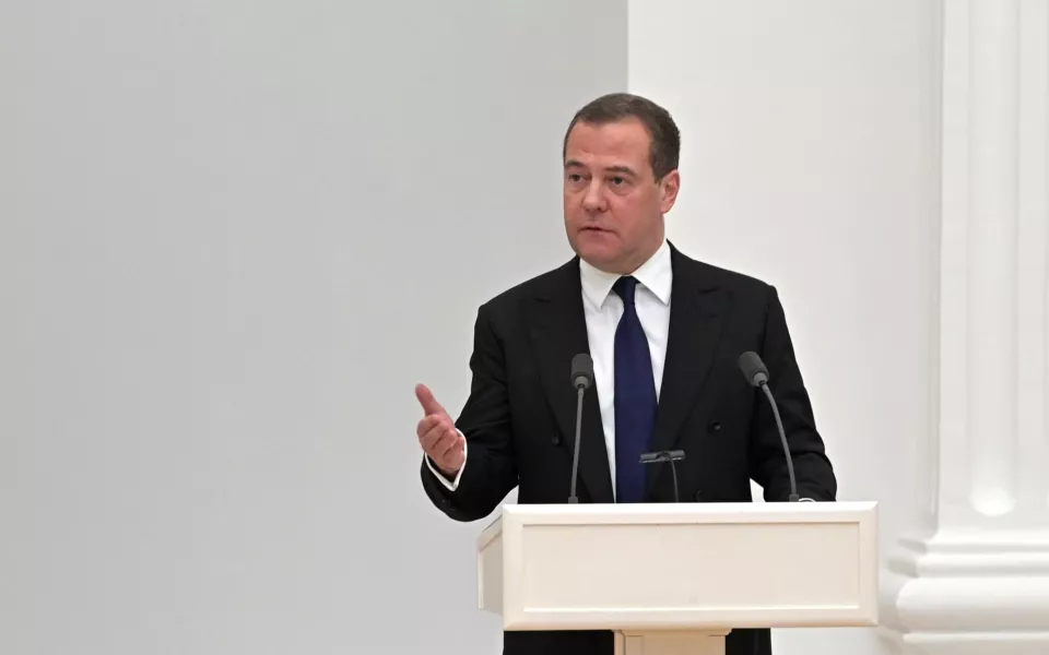 Медведев заявил о повышении вероятности начала мировой войны из-за ЧП в Польше