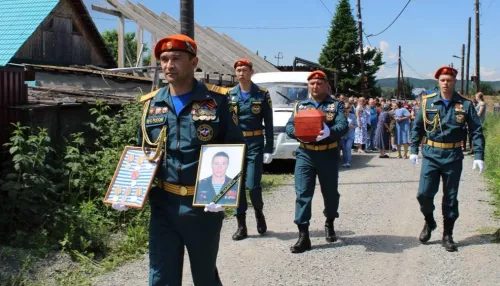 В Республике Алтай простились с погибшим на Украине 27-летним военнослужащим