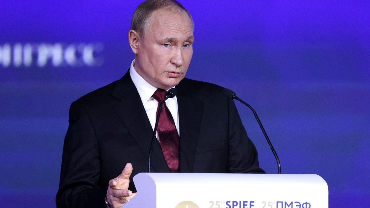 Владимир Путин на ПМЭФ-2022