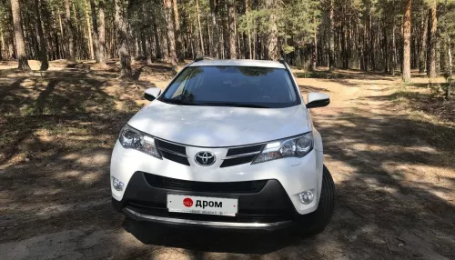 В Барнауле продают Toyota RAV4 в престижной комплектации за 2 млн рублей