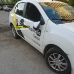 В Барнауле пассажиры такси подрались с водителем и разбили зеркало авто