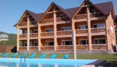 В Горном Алтае продают базу отдыха с двумя бассейнами и детским клубом