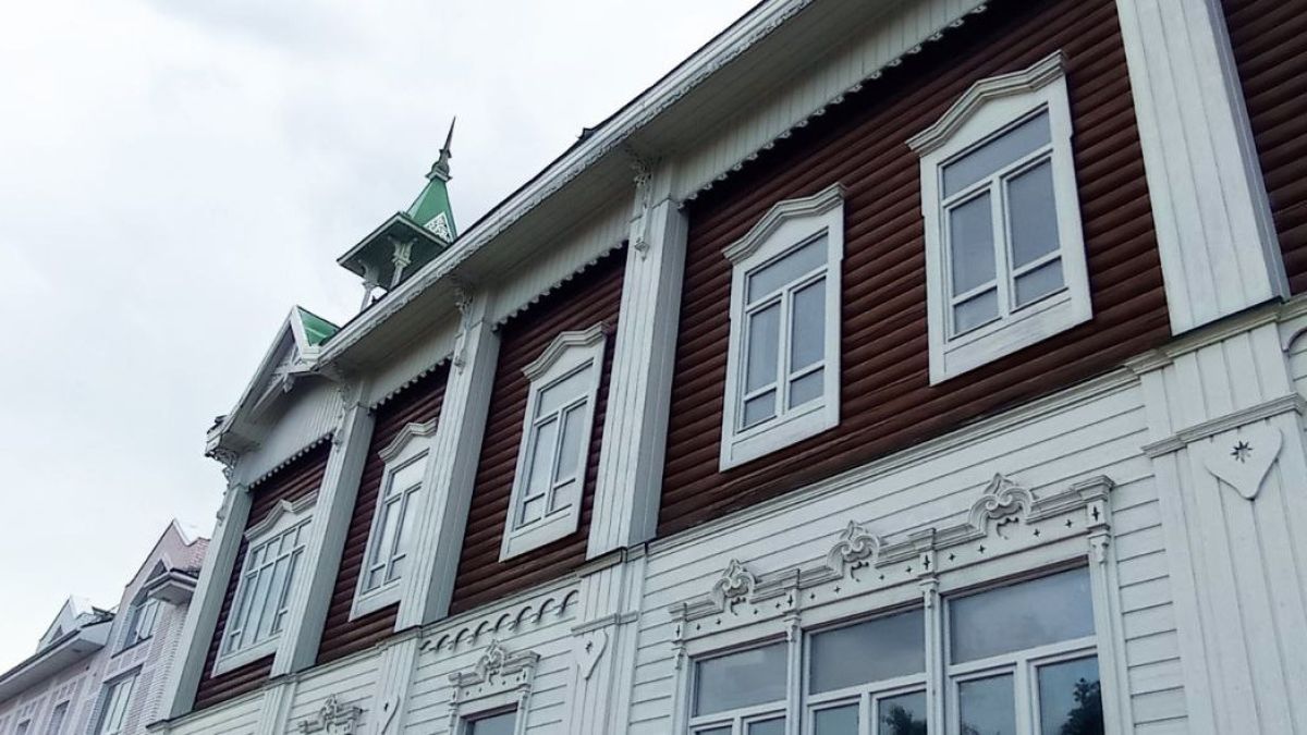 Здание Казенной женской гимназии. Июнь 2022 года