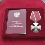 В Алтайском крае ордена погибших на Украине военнослужащих вручили их семьям