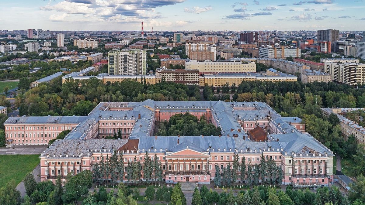 Екатерининский дворец в Москве