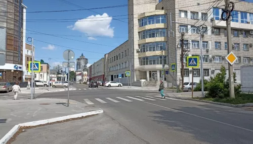 В Барнауле устанавливают светофорные объекты в аварийных местах