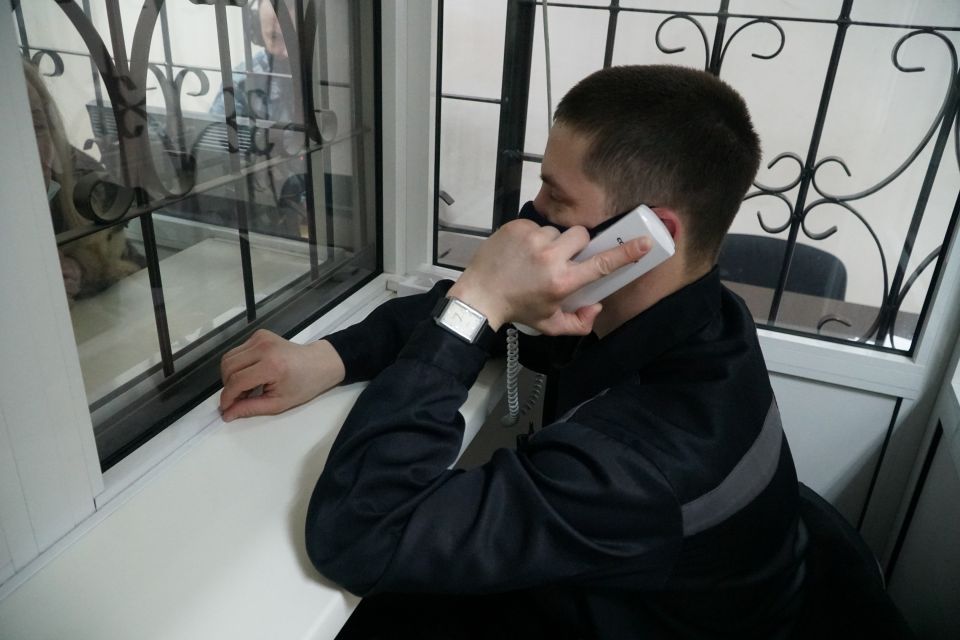 На свидании в тюрьме