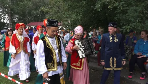 Народные песни, игры и чак-чак: в Барнауле отметили Сабантуй