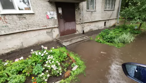 Маленькая Венеция: в Барнауле после дождя образовались реки и озера