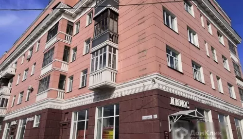 В Барнауле в доме на Калинина обрушилась штукатурка с потолка