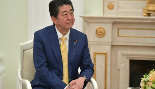 Бывший премьер Японии Синдзо Абэ умер после покушения