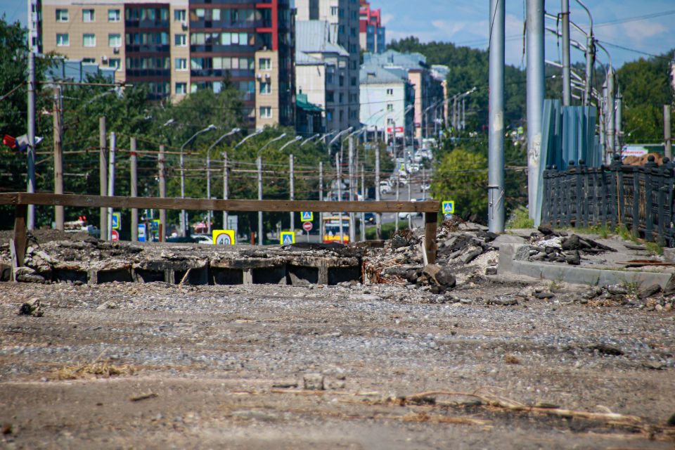Совещание по реконструкции путепроводов на Новом рынке в Барнауле. Июль 2022 года