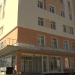 Новое здание крупнейшей в Барнауле поликлиники показали журналистам