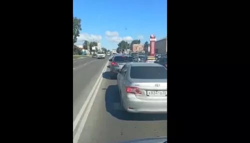 В Барнауле водители возмущены работой светофора на проспекте Калинина