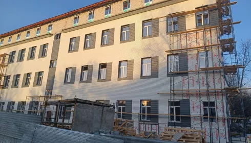 Окончание строительства просроченного дома в Барнауле снова перенесли