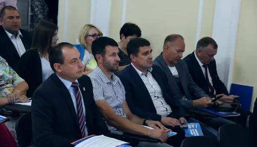 На Алтае провели образовательной семинар для команды реготделения единороссов