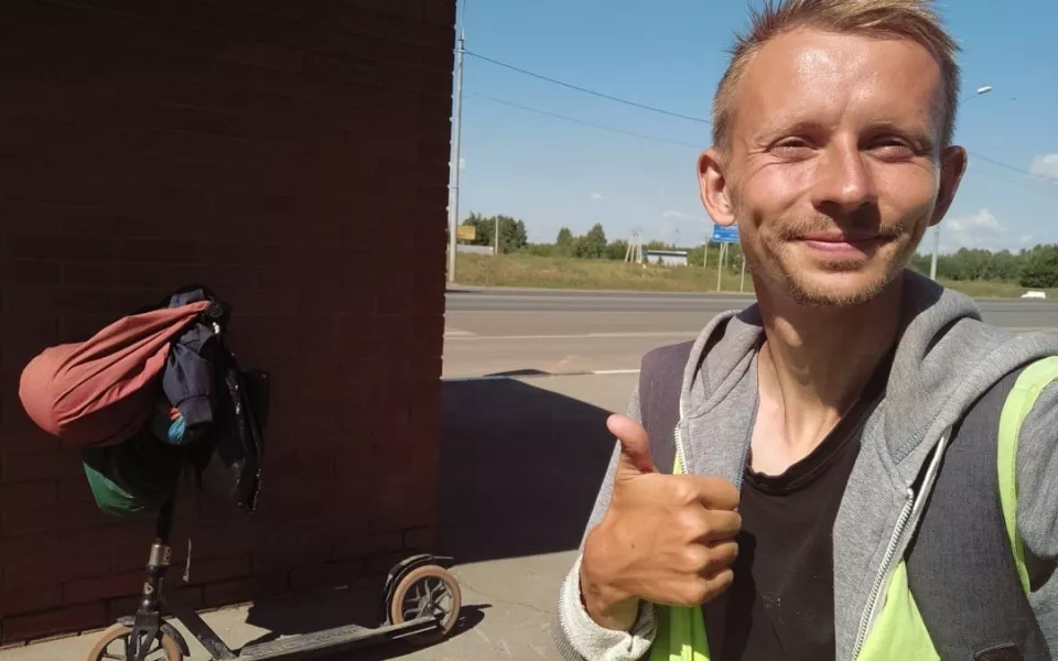 Курьер из Питера проехал 4 тыс. км на самокате и чуть не умер под Новосибирском