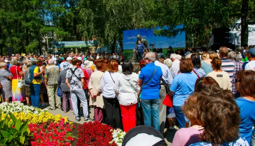 Известные актеры приняли участие в открытии фестиваля Шукшинские дни на Алтае