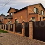 В Барнауле продают дом с камином и тремя балконами за 18 млн рублей
