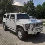 Белоснежный Hummer продают в Барнауле за 1,85 млн рублей