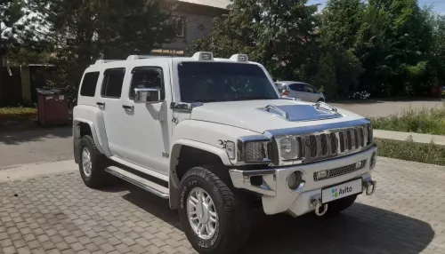 Белоснежный Hummer продают в Барнауле за 1,85 млн рублей