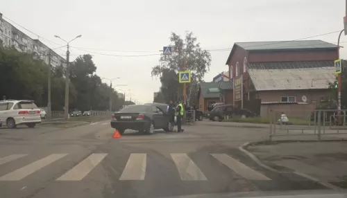 Жесткое ДТП с двумя легковушками произошло в Барнауле