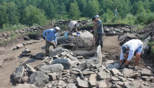Алтайские археологи нашли загадочное захоронение Ромео и Джульетты