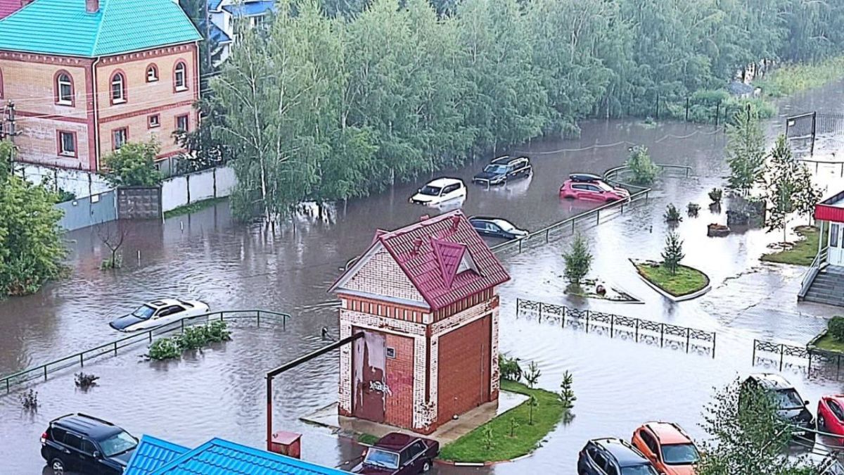Последствия ливня в Барнауле