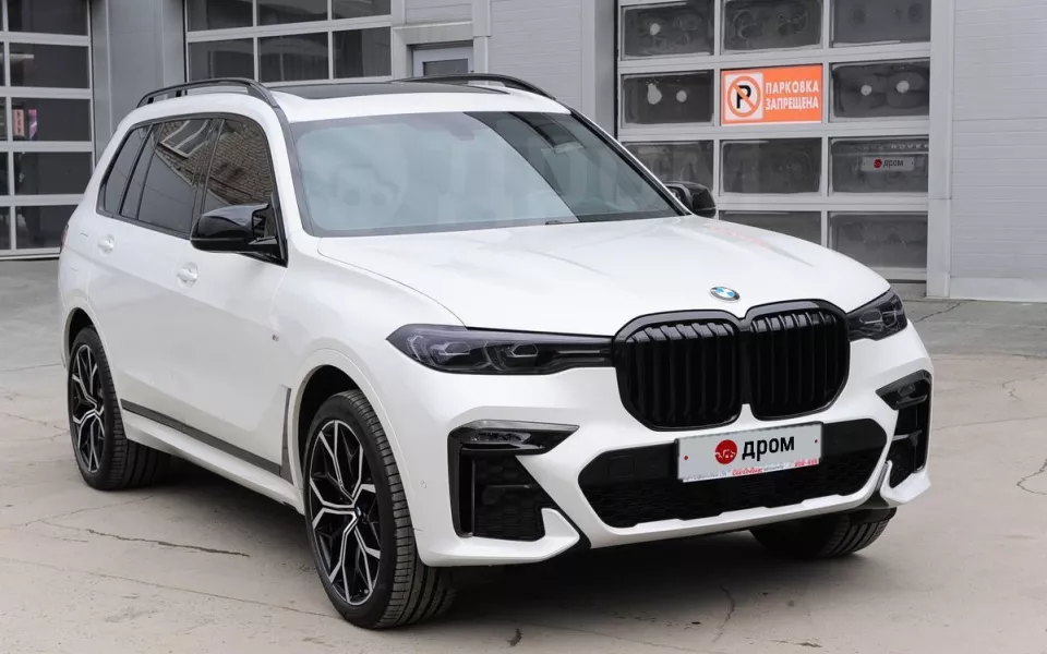 Состояние лучше нового: в Барнауле продают BMW X7 за 13 млн рублей