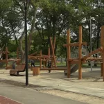 В Барнауле вместо уютных парков остаются разбитые лавки и опасные аттракционы
