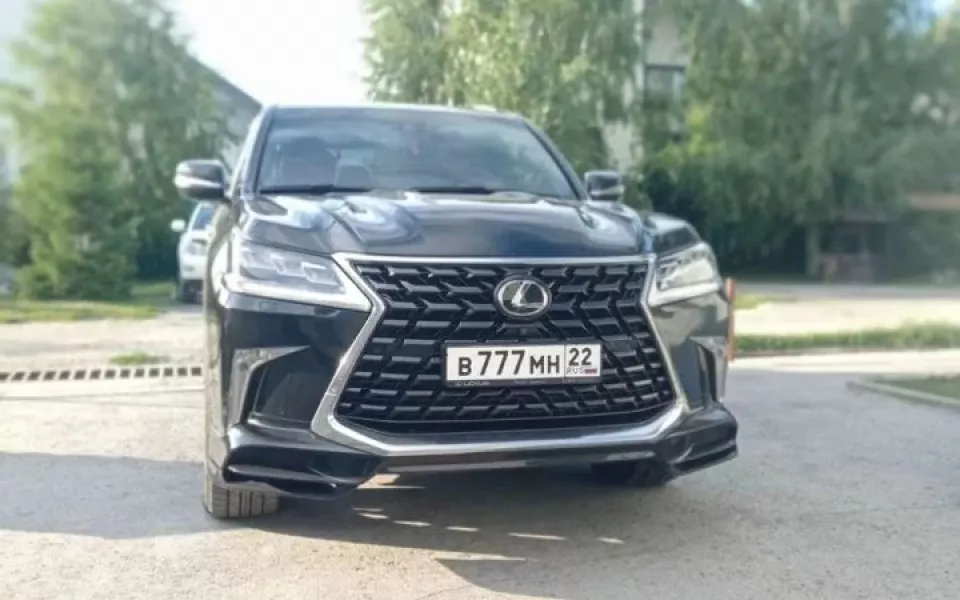 Самый дорогой в Барнауле Lexus LX продают за 18,2 млн рублей