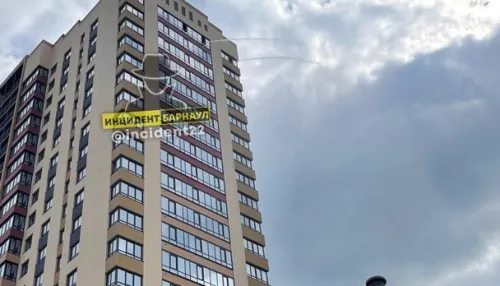 В Барнауле с 23-го этажа слили ржавую воду на частный сектор