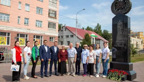 В Барнауле провели памятную церемонию в честь 100-летия Алексея Скурлатова