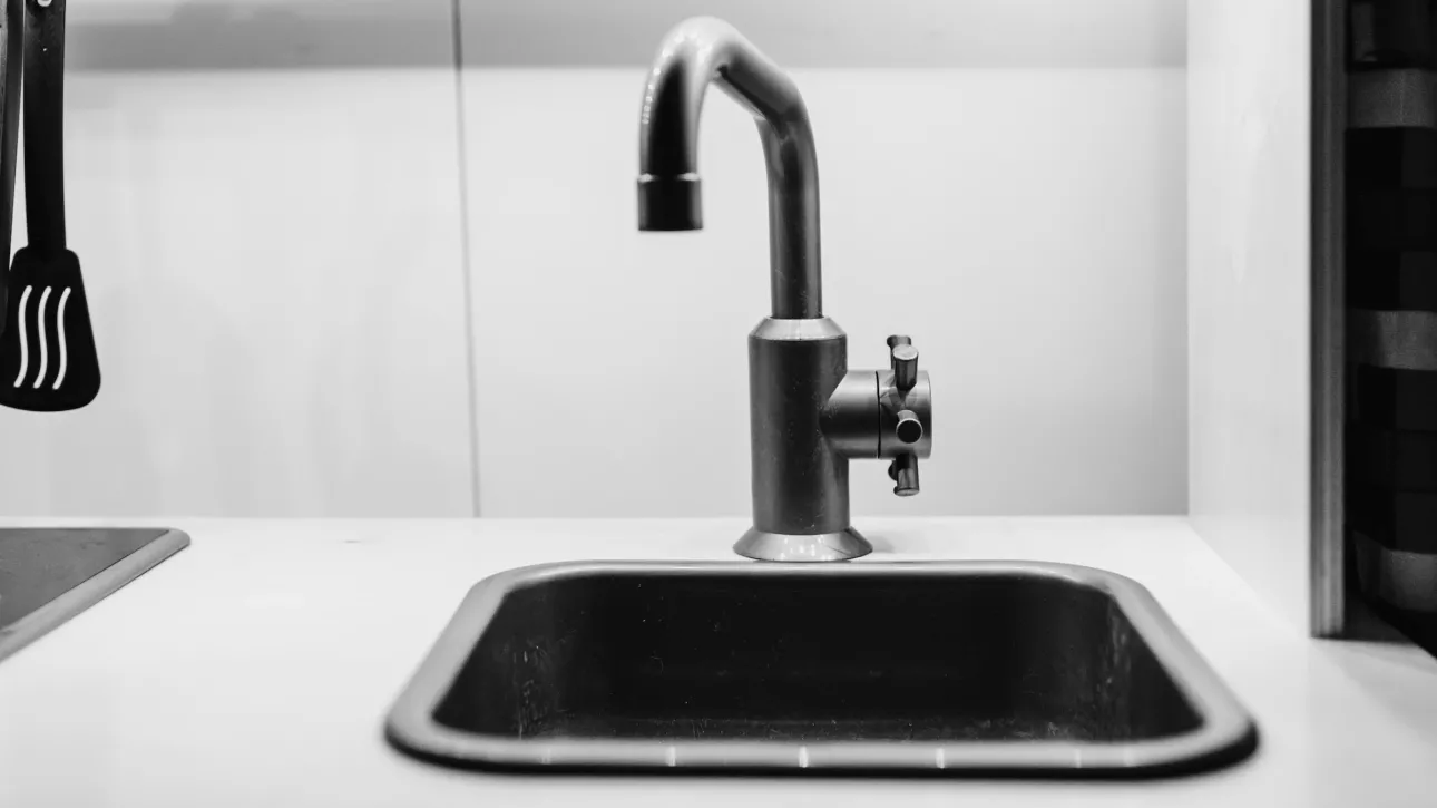Жители центра Барнаула снова пожаловались на отключение горячей воды