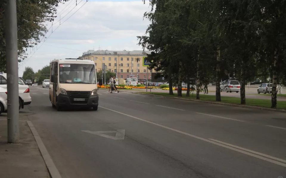 В Барнауле могут появиться парковки в зоне выделенных полос