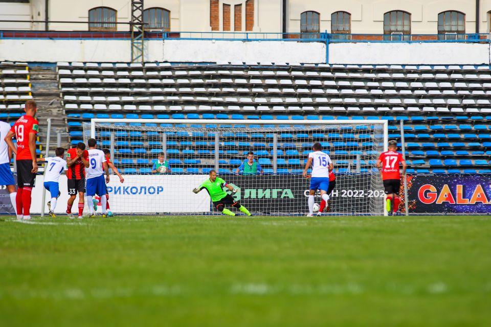 Первый гол в ворота барнаульского "Динамо"