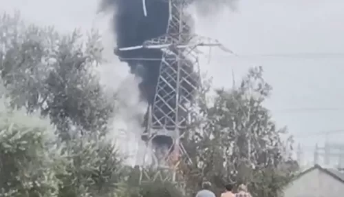 Жители Крыма сообщают о взрывах и пожаре на складе боеприпасов