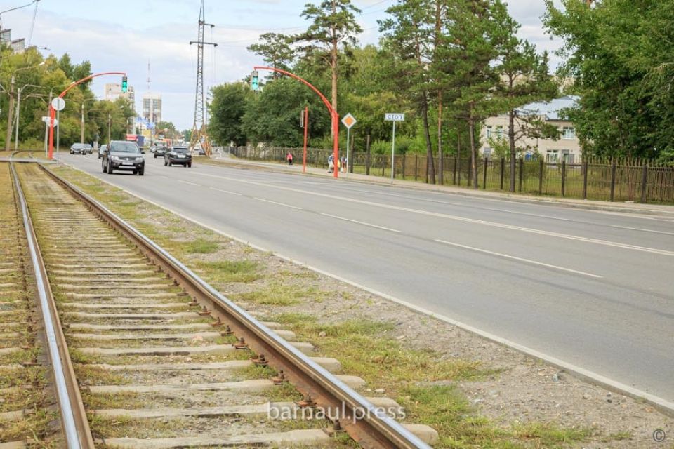 В Барнауле в рамках нацпроекта приняли первую дорогу в 2022 году 